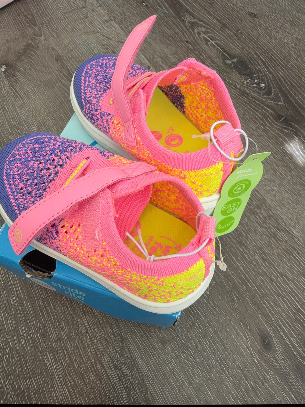 Stride Rite Kids Pink, Yellow & Blue Knit Slip-On Sneakers size 6